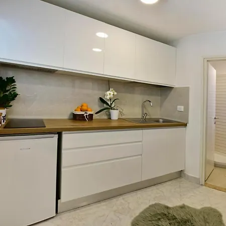 Ginger アパート ポレッチ