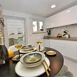 Ginger Apartman *
