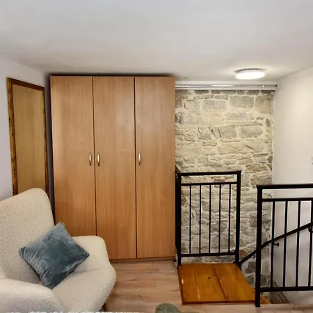 Ginger Apartment